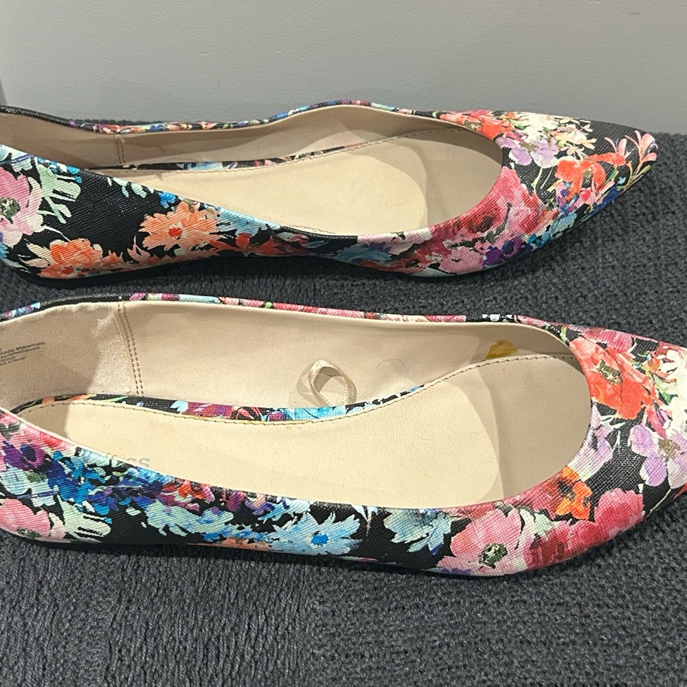 Express Multicolor Floral Heels - Picture 4 of 6